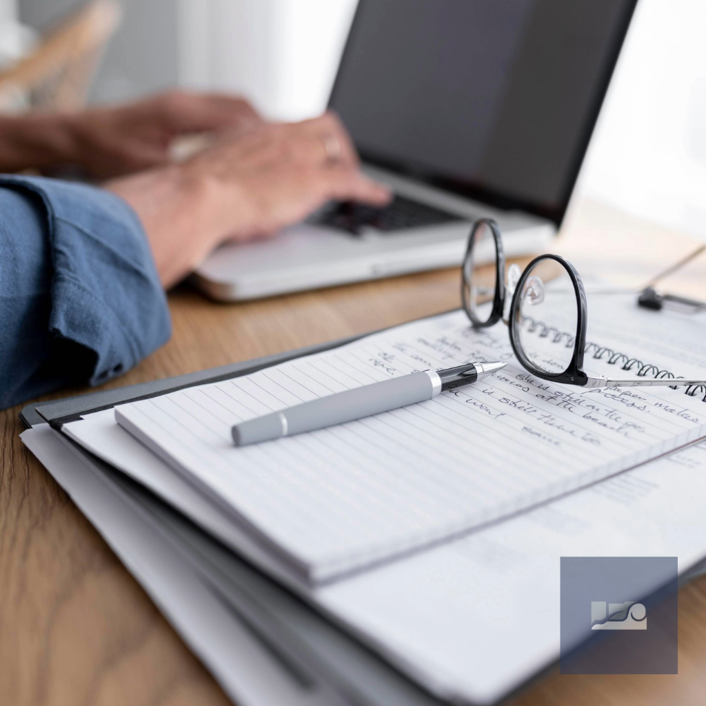 trayectoria académica, doctorado, maestría y licenciatura